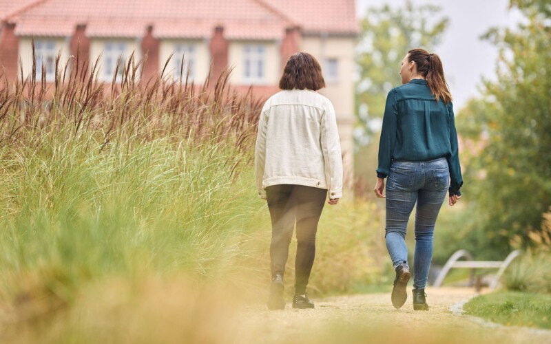 Gespraech Psychologin Spaziergang